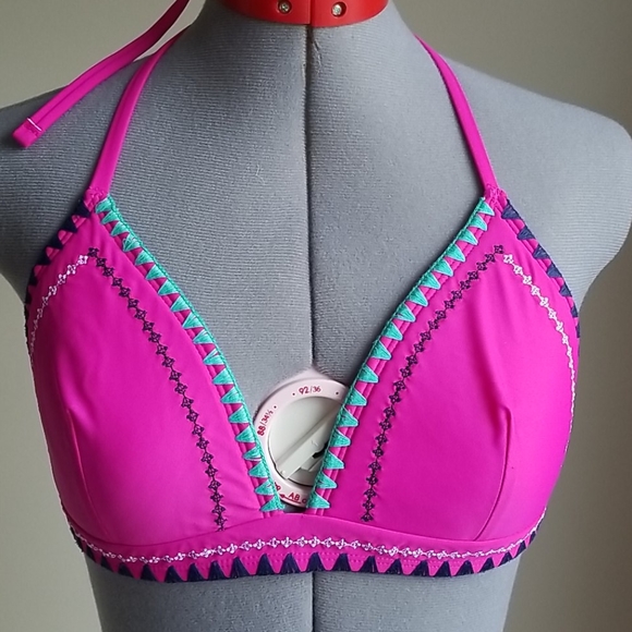 Bikini - Picture 2 of 8